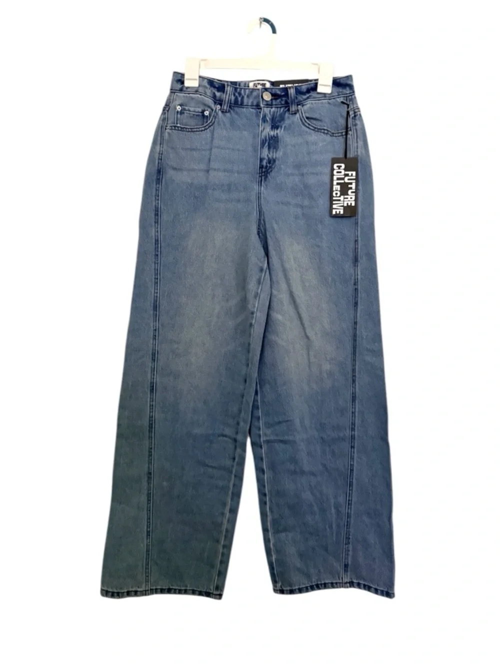 Future Collective Women's Mid-Rise Wide Leg Slouchy Jeans. Size 6